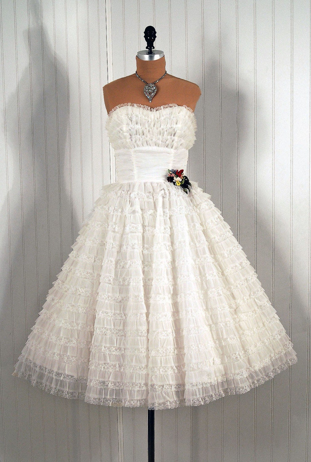 1950's Vintage Strapless White-Ruffle Tiered Chiffon and Lace Applique Couture Princess Party Wedding Dress