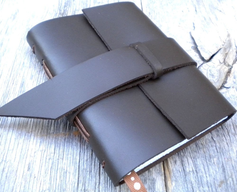 FREE SHIPPING - 2010 Weekly Planner - leather - handbound