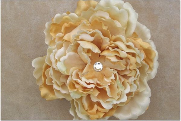 Creme Brulee Flower Clip