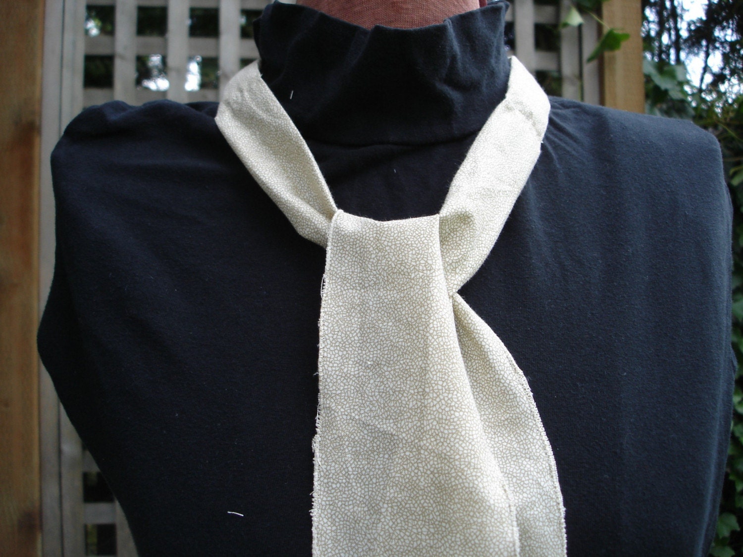 Hot flash collar - cooling neck wrap tie