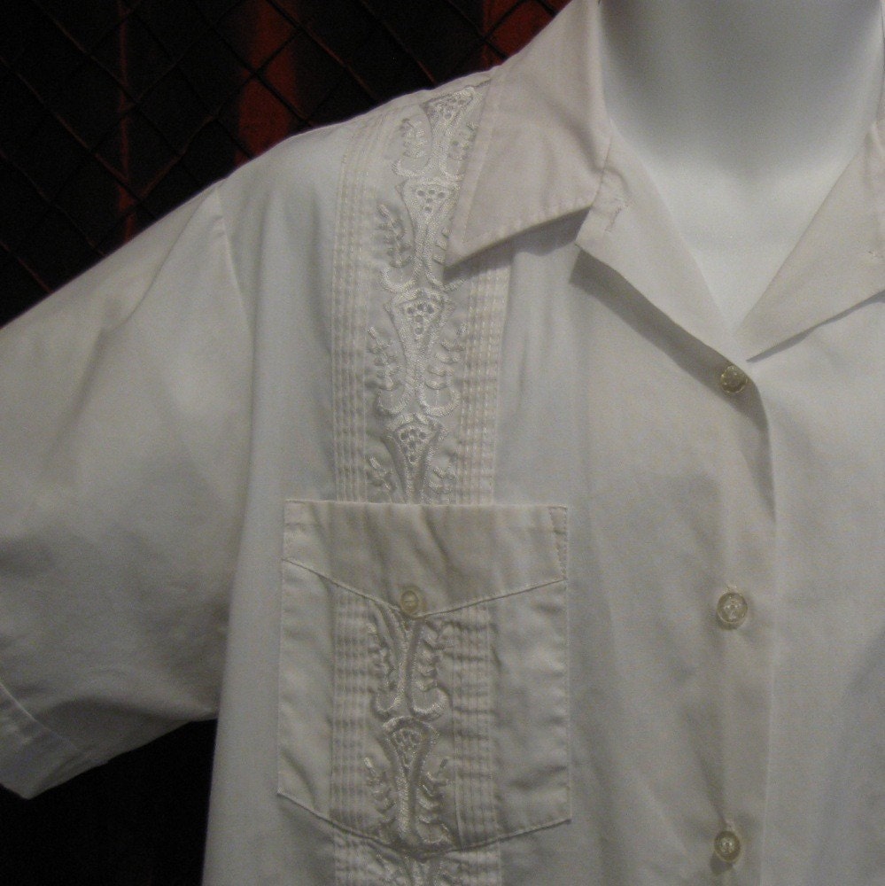 Vintage Haband Label White Guayabera Shirt. Mexican Wedding Shirt. Men Size Large.