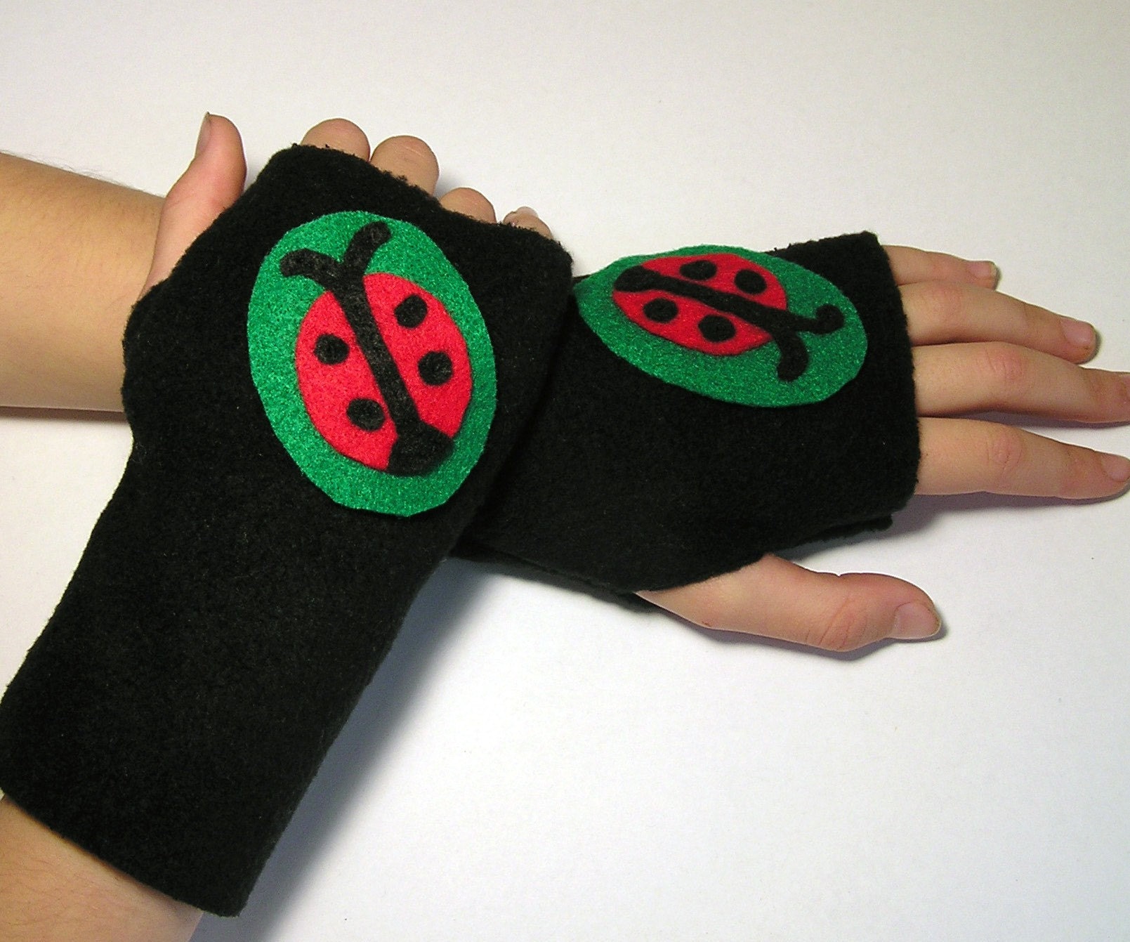 Boysenberry Lane Fleece Fingerless Gloves / Wristwarmers for Kids ... Ladybug Landing