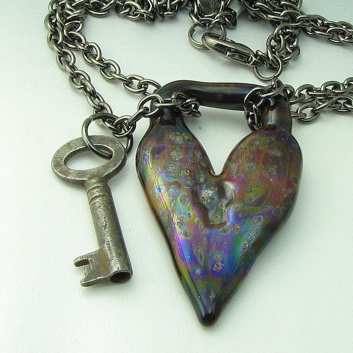 Clef a Mon Coeur 14 - Boro Lampwork Heart with Vintage Key (sra)