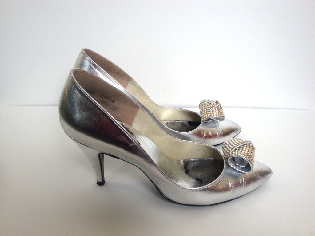 clarice vintage metallic silver high heels with rhinestone bow