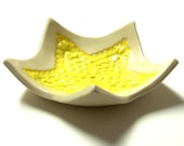 Pretty Little Star Plate, Yellow  Lace Design