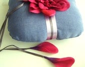 Ube wedding ring / pillow decorated with amaranth flower