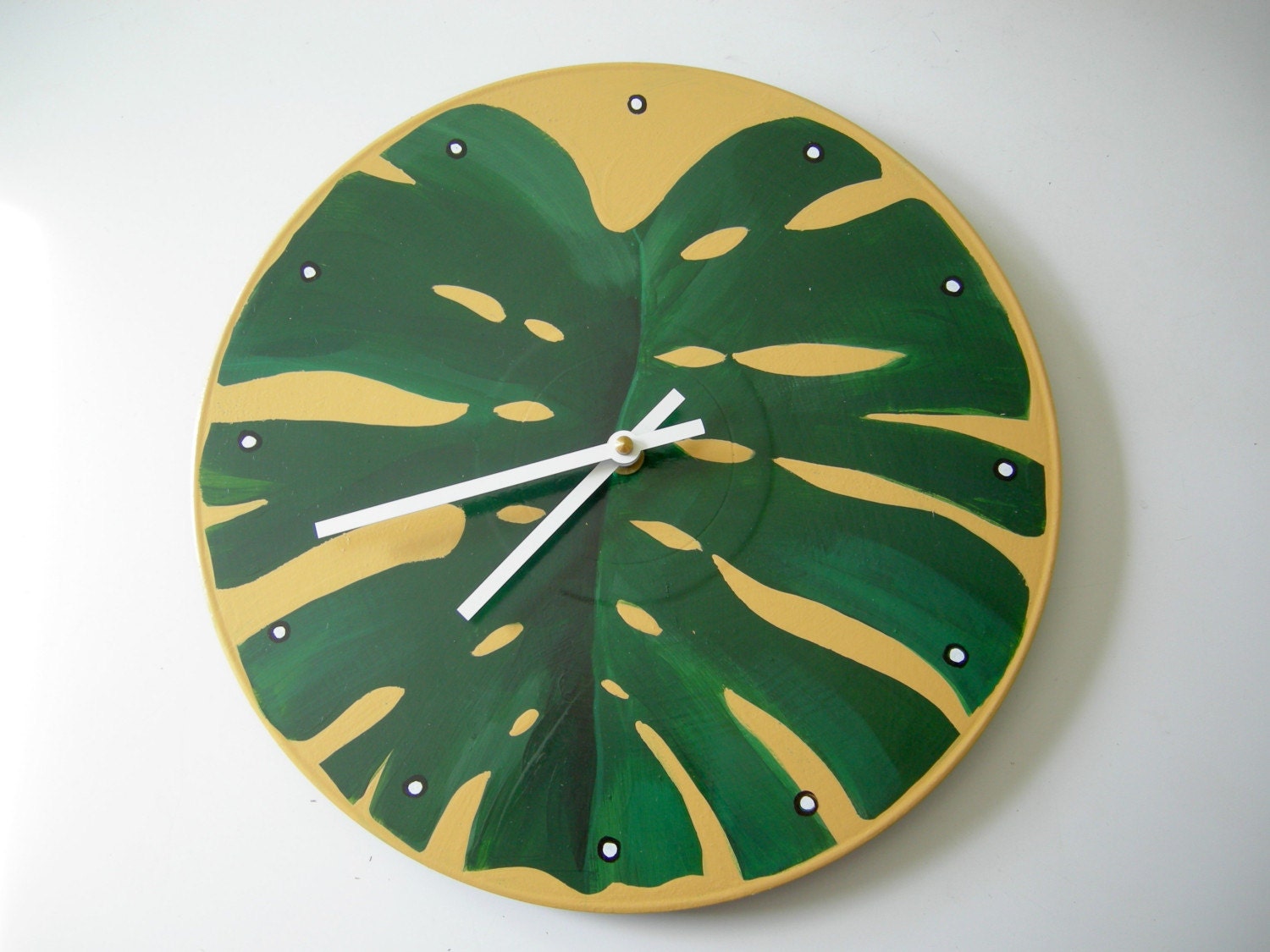 HAND PAINTED PHILODENDRON LEAF TROPICAL RECYCLED WALL CLOCK - ECO FRIENDLY - BY BEARLY ART. (SECT. M)
