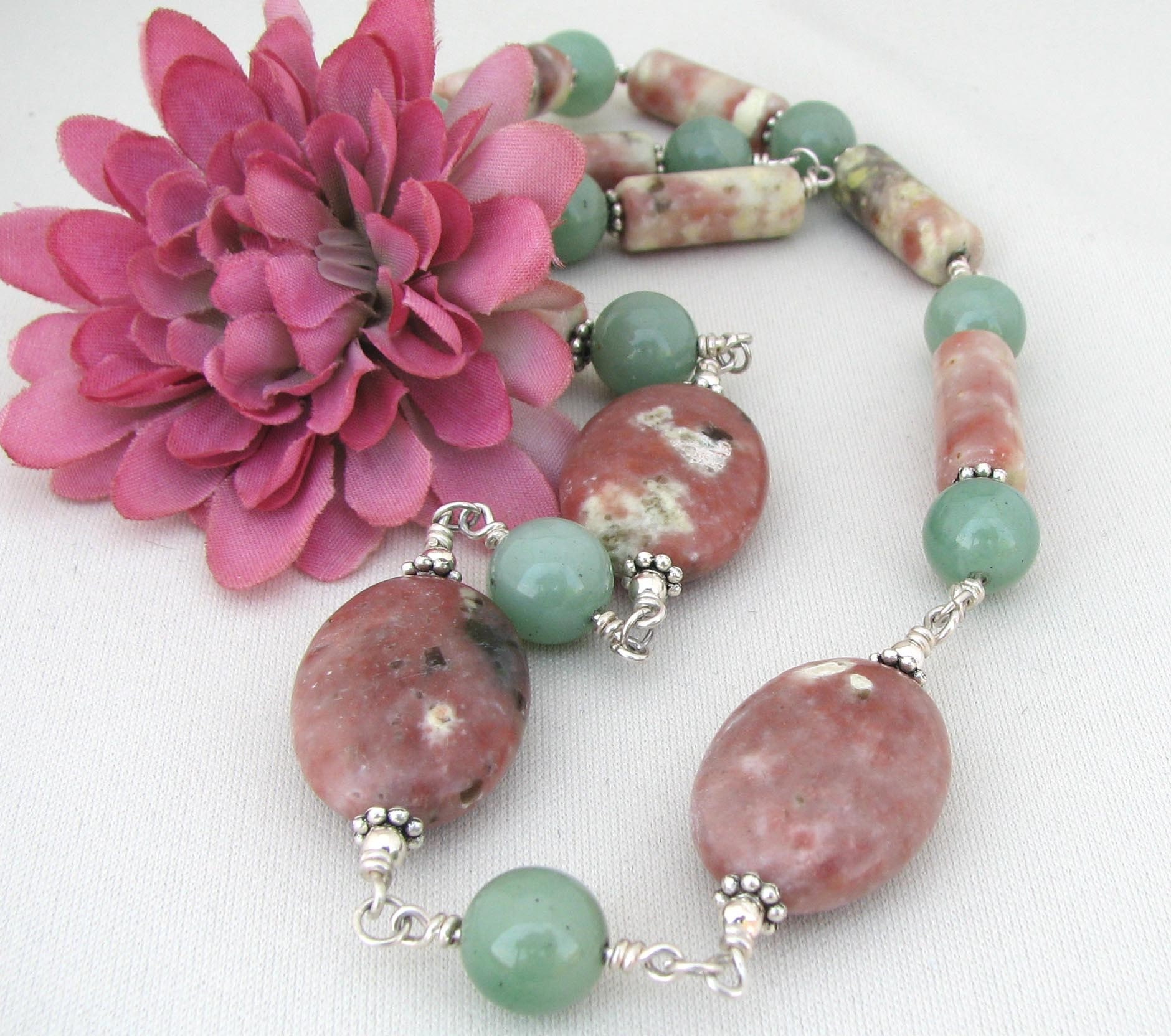 TREASURES OF THE EARTH   Green Aventurine and Pink Lepidolite Necklace