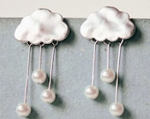 i heart rainy days . a cute whimsical rainy cloud earrings in silver