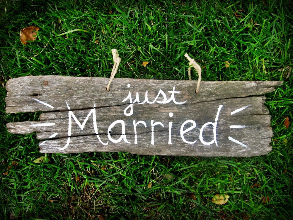 CUSTOMIZED Barn Wood Just Married Sign