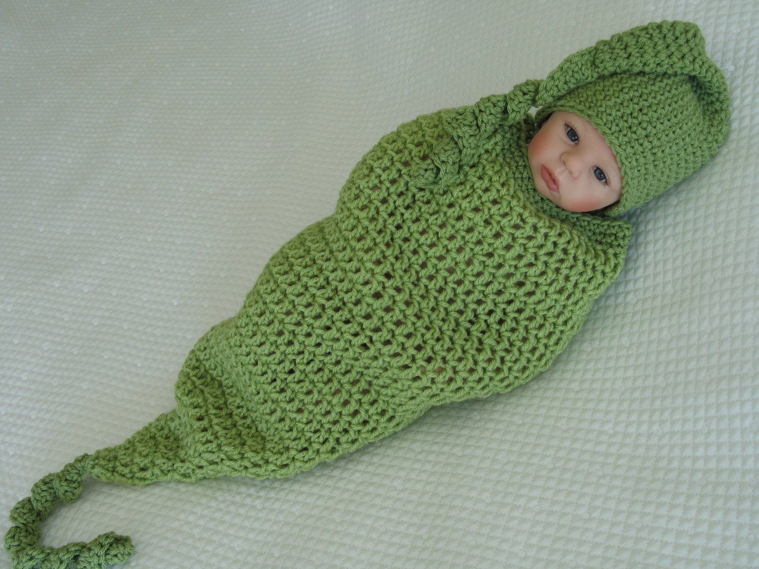 Sweet Pea Cocoon and Hat Set - Photographers Prop