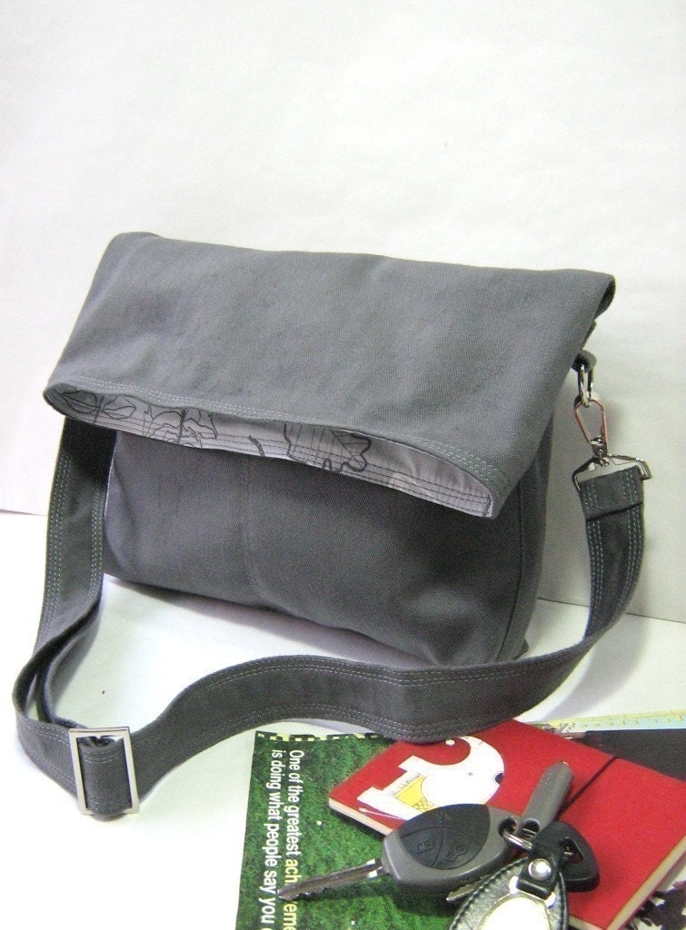 Beverly in grey - flap top messenger