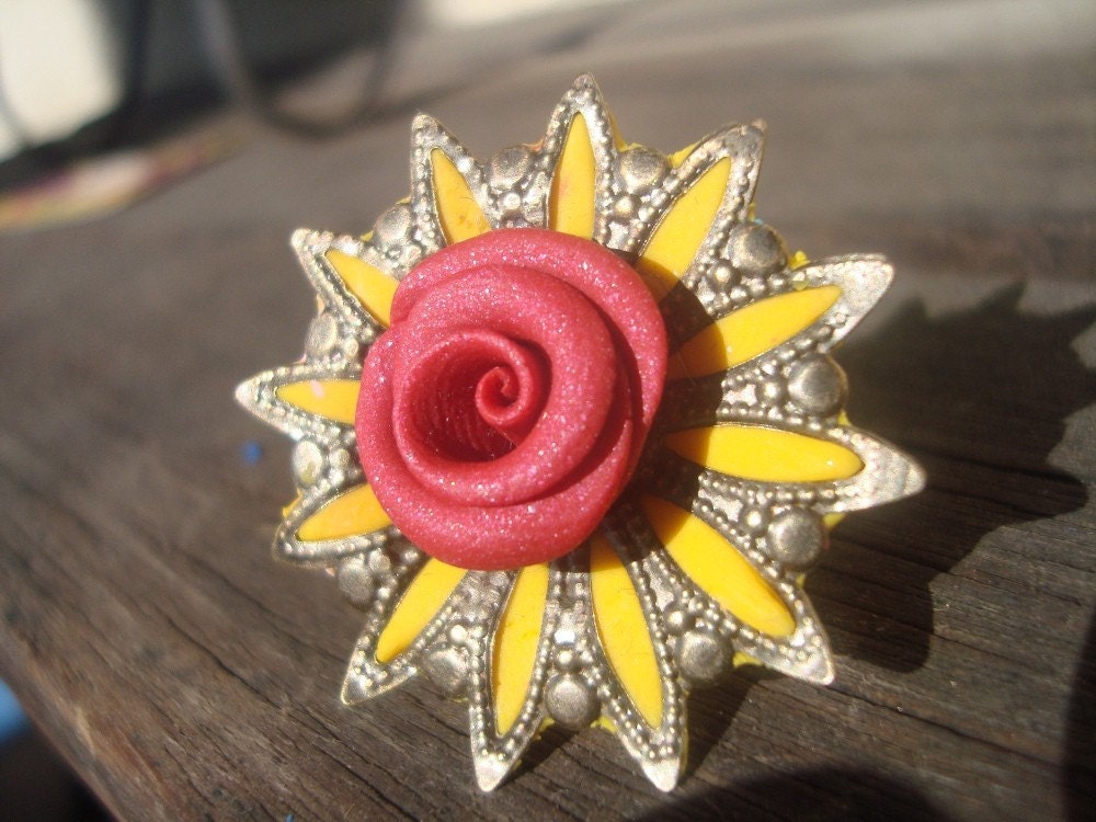 OOAK Yellow Star Red Rose Cocktail Ring (Supernova)