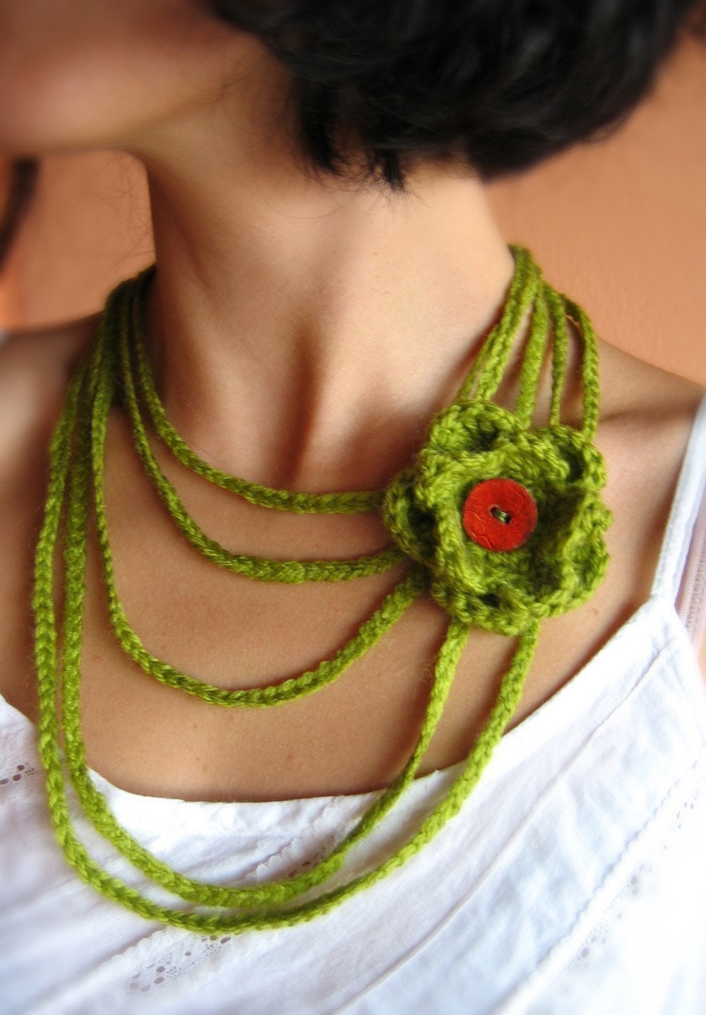 Gentle Crochet Necklace with Flower in Light Green
