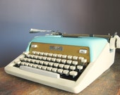 Vintage 1950s Royal Aristocrat Manual Typewriter
