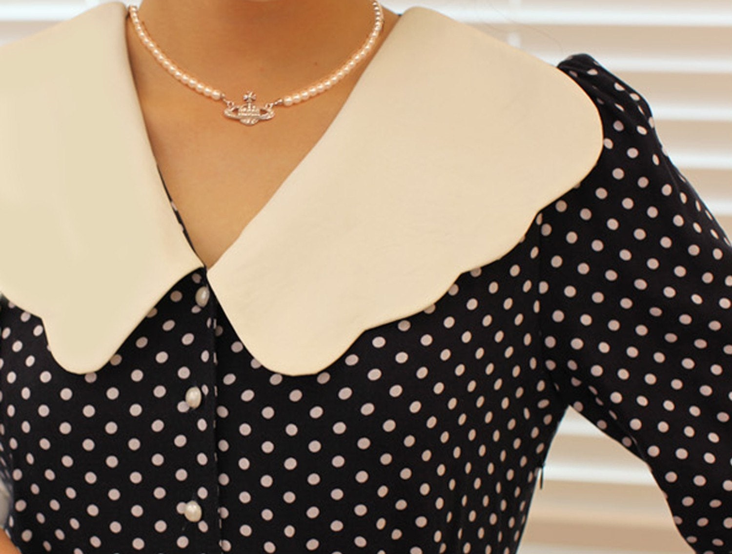 Flat 
collar Pilka Dot dress