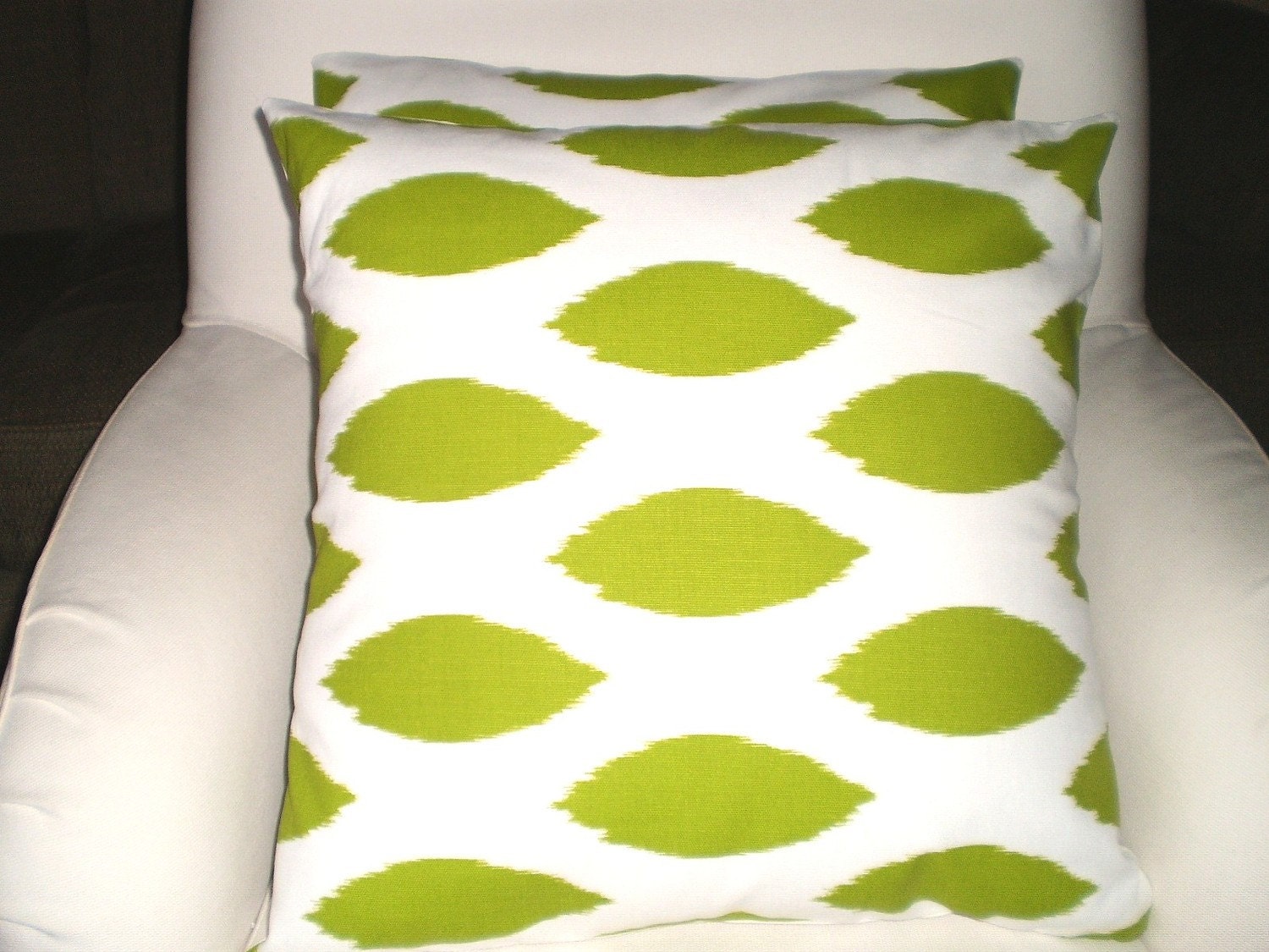 Pair of Throw Pillow Cushion Covers 18 x 18 Lime Green and White Contemporary Oval Pattern