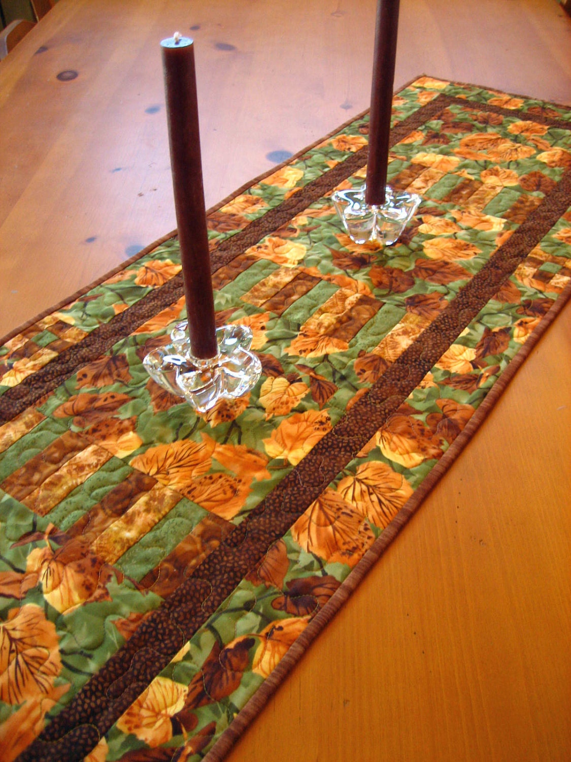 Rustic Leaves Quilted Table Runner