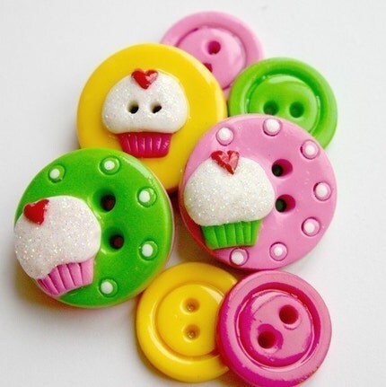 Sweet Cakes (handmade buttons set of 7)