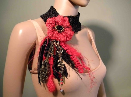 Handknit
Crochet Black and Red Scarflette/Neckwarmer