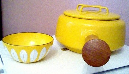 Kobenstyle Baby-- Dansk enamelware fondue pot in yellow sungold. Made in France IHQ  PRICE FIRM
