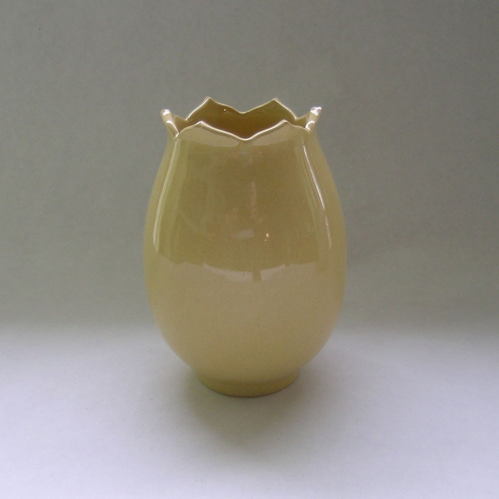 Tulip Ceramic Vase in Yellow