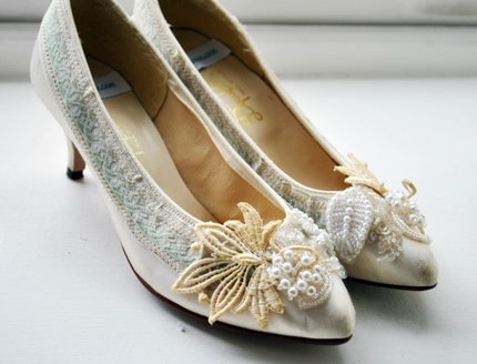 egg shell - embellished bridal shoes (6.5)