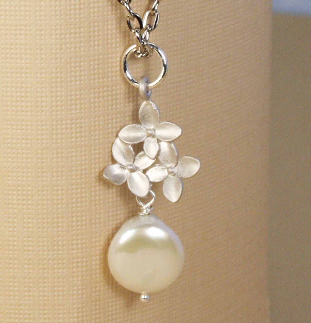 Ivory Pearl and Silver Hydrangea Bouquet Necklace