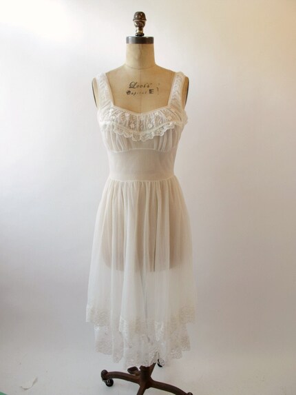 Vintage 1950s 60s Wedding White Nightgown