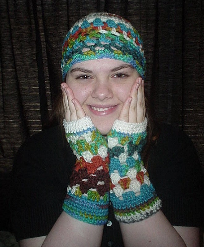 granny stitch beanie and fingerless mitts