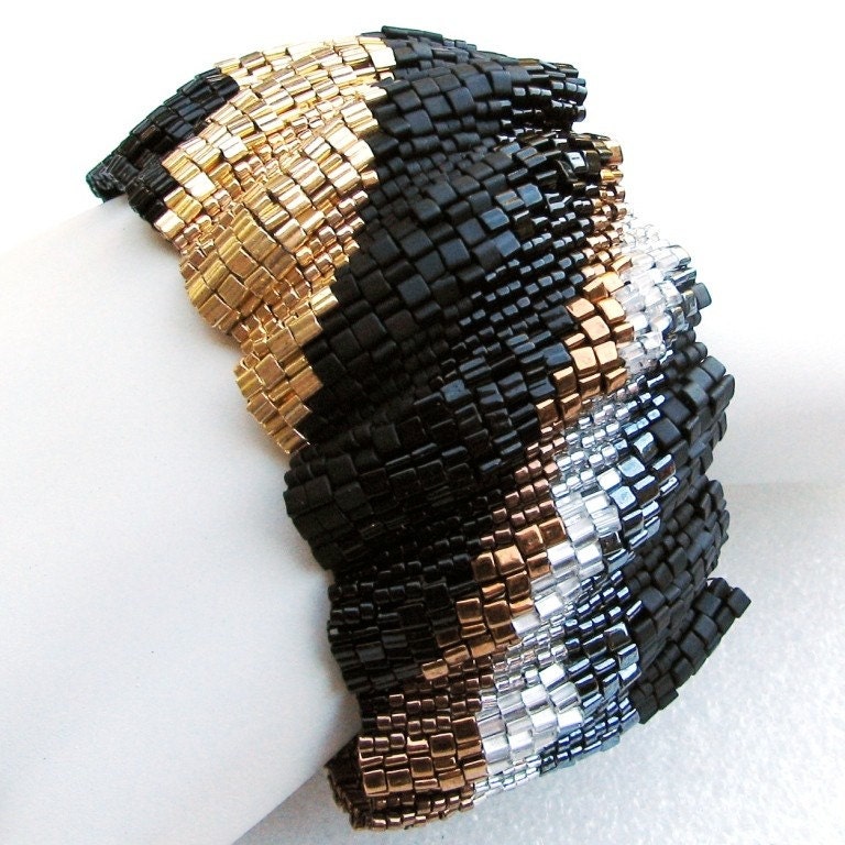 Corrugated Bands of Black and Metals Peyote Cuff (2529)