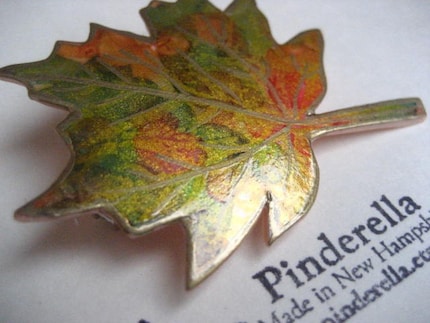 Maple leaf pin