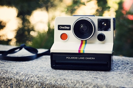 <br />Classic One Step Polaroid Land Camera -- WORKS<br />