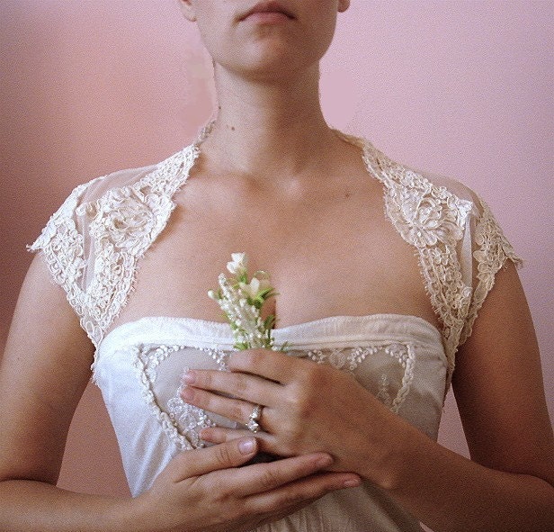 Scalloped Bridal Shrug- White or Ivory lace (Non-beaded)