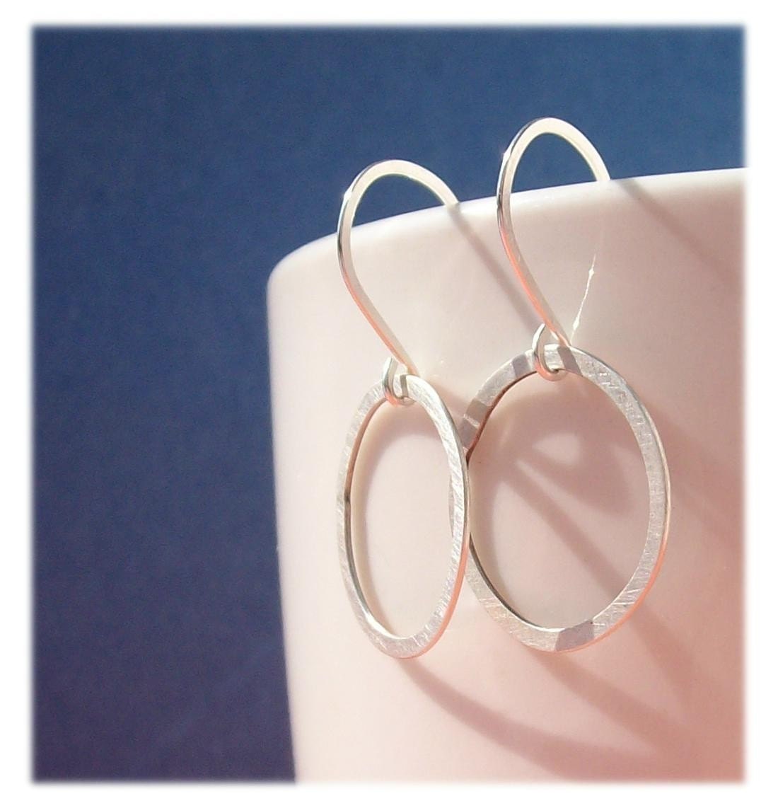 jewelry, earrings, metalwork, metal, circle, hoop, sterling silver, brushed, pawandclawdesigns, free shipping, earring, small, round, jewellery