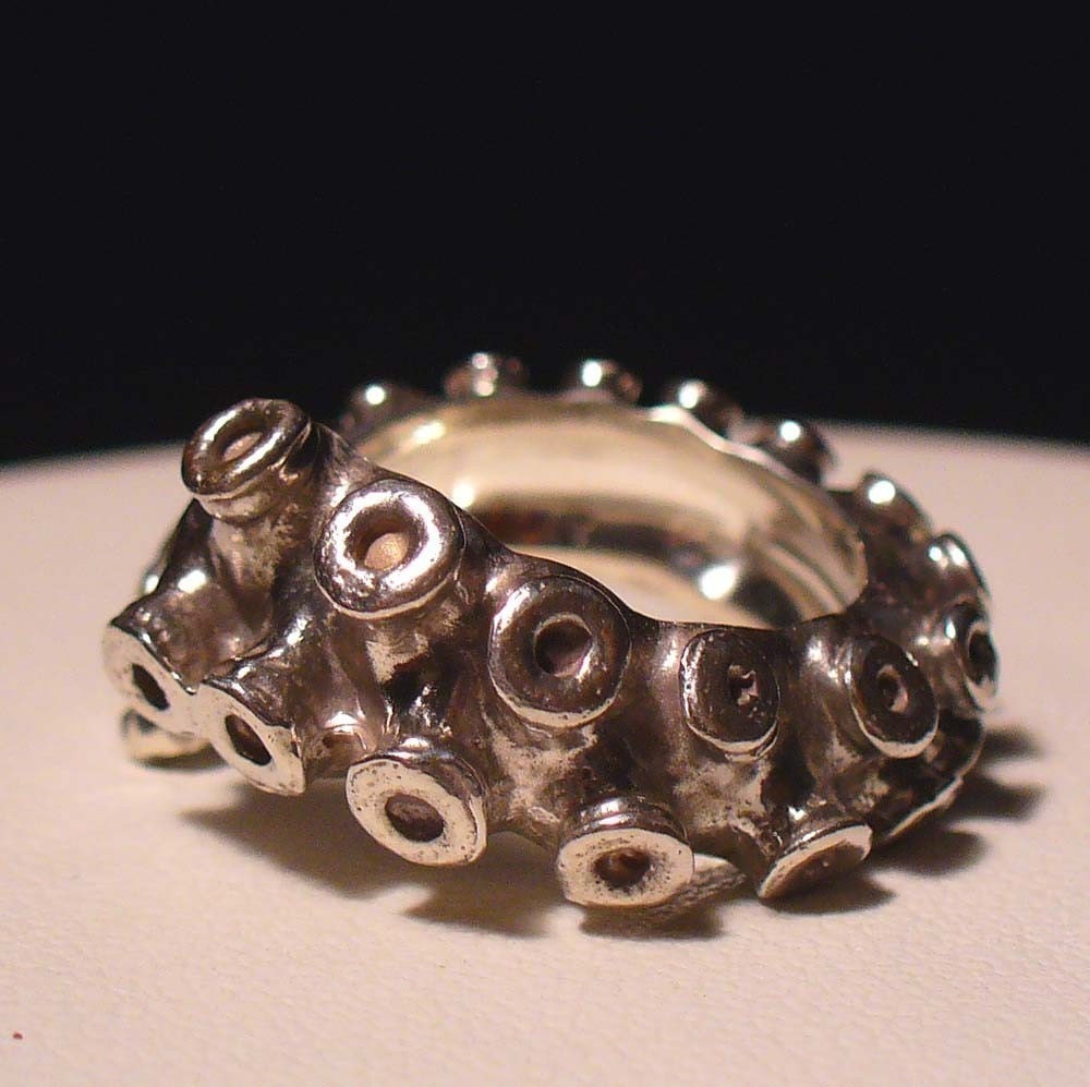 Size 4 - 7  Tentacle Ring