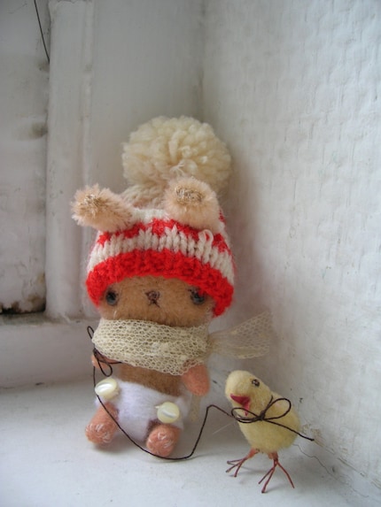 miss pompom likes snowy winters