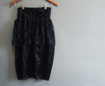 80s vintage high waist cummerbund black party skirt with a lacey layer