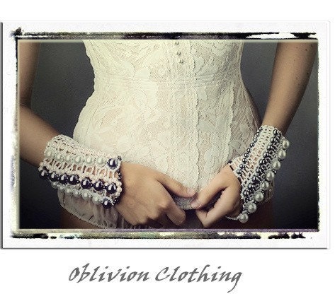 outstanding bridal bracelet / glove