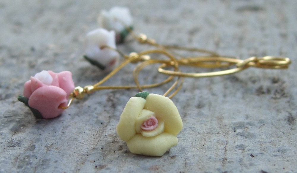 Treat yourself or a friend to stitchmarkers... Roses