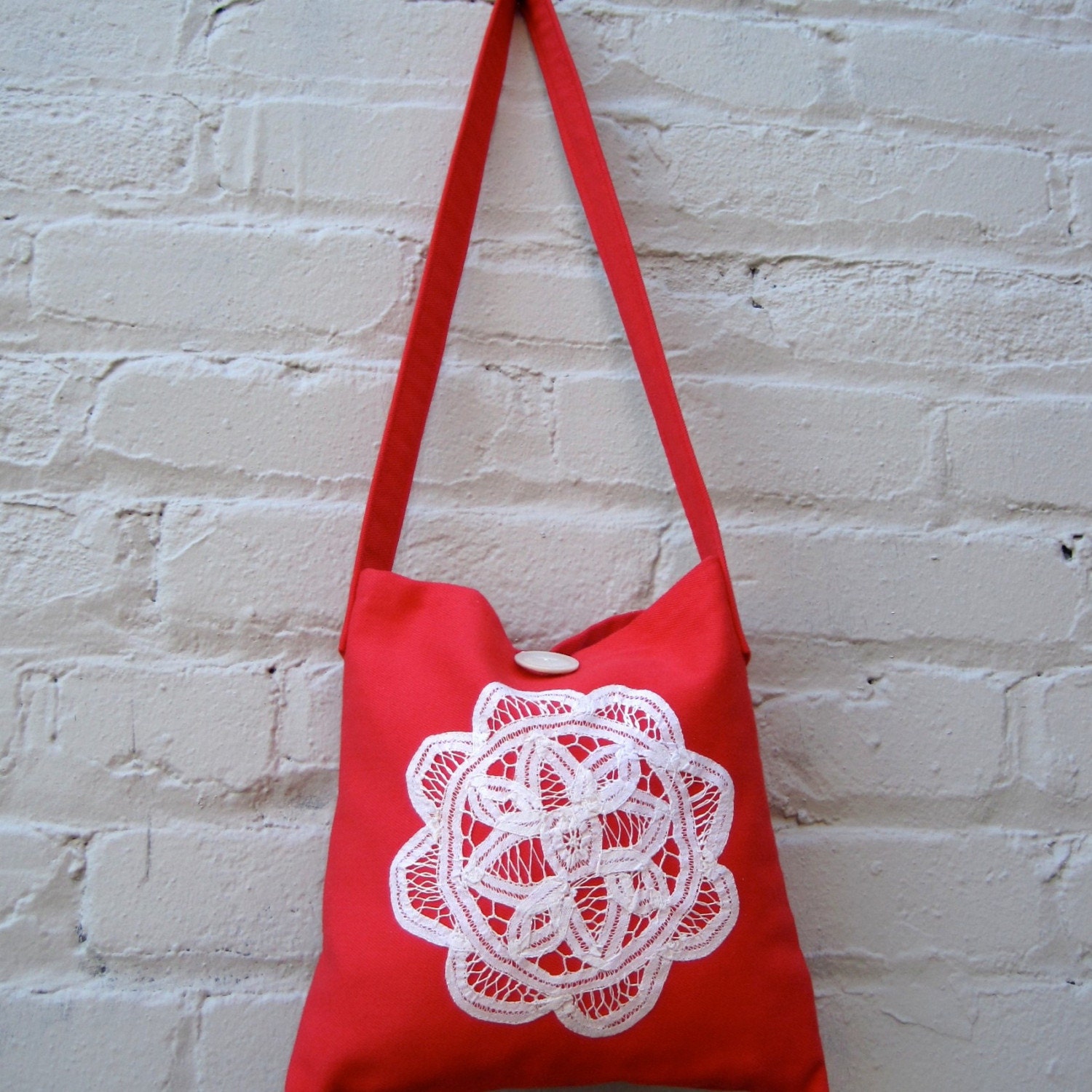 organic messenger hip bag / vintage lace on cherry red