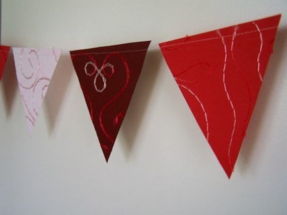 Red Triangle Banner/Garland