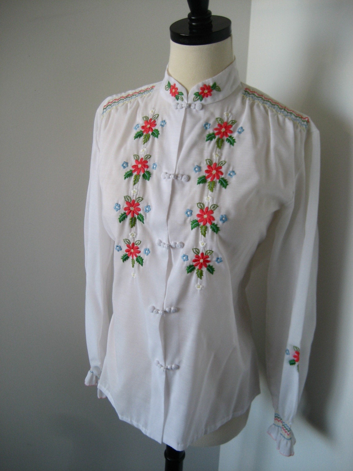 Embroidered and Smocked Lovely Mandarin Blouse M