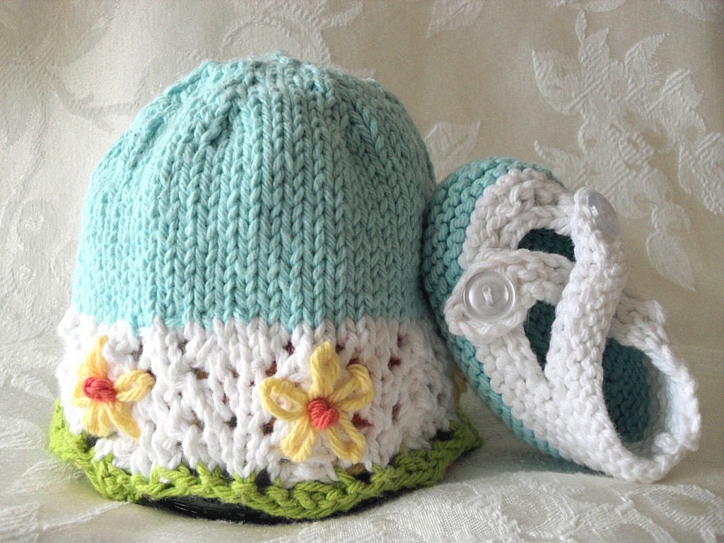 COTTON HAND KNITTED  Robins Egg Blue Cloche with White Lace Brim and Daisies with Matching Cross-strapped Booties