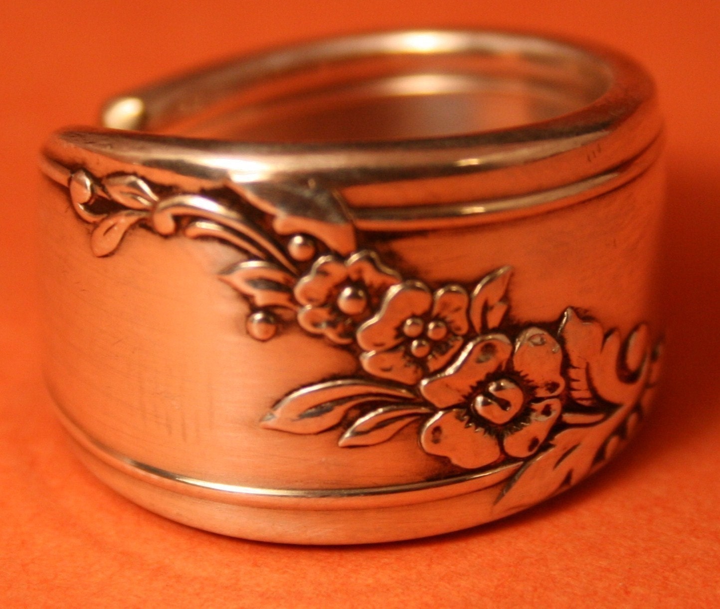 QUEEN BESS 1946 pattern spoon ring is part of my complete line of spoon ring jewelry