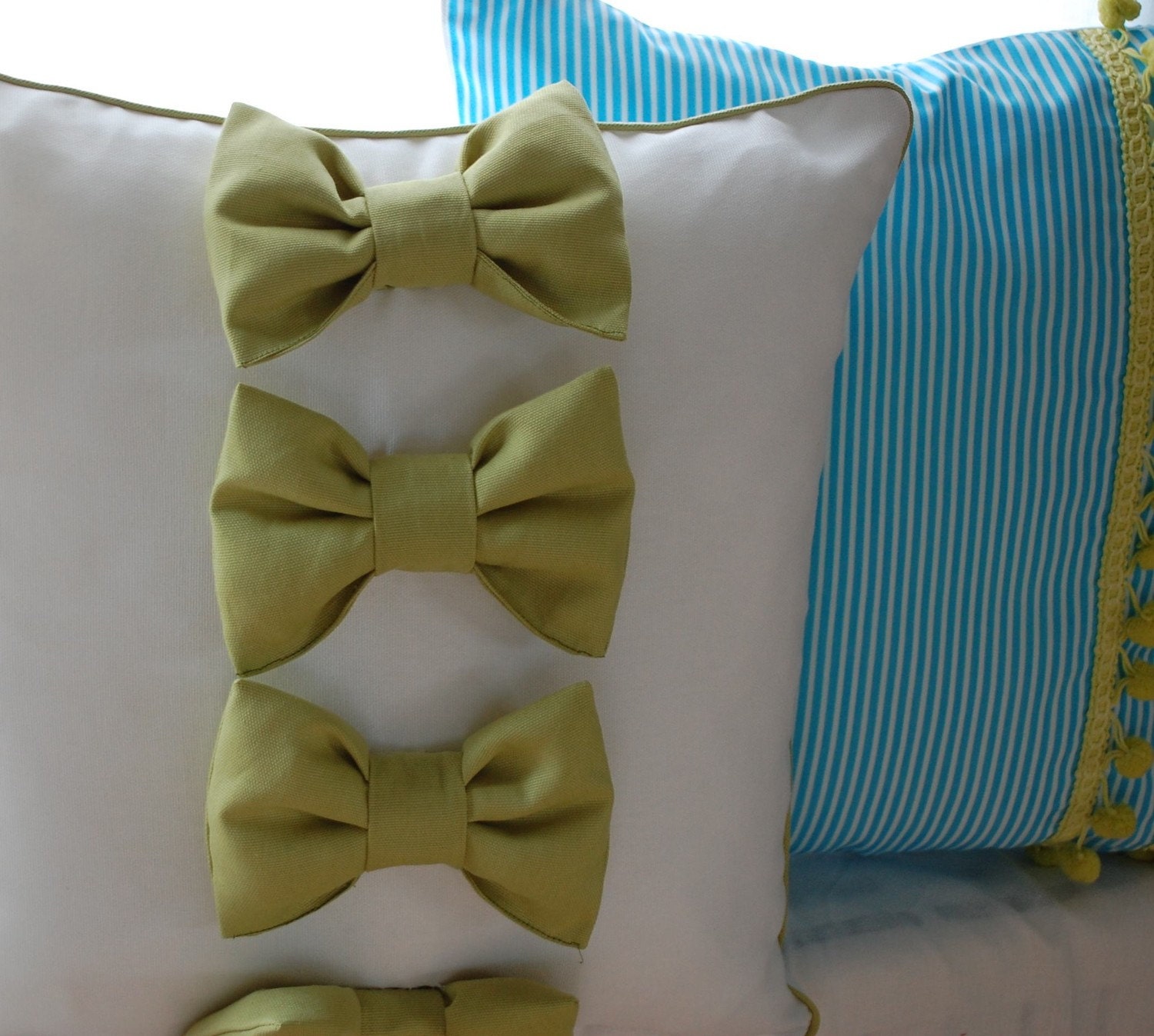 Lots of Bows Pillow cover