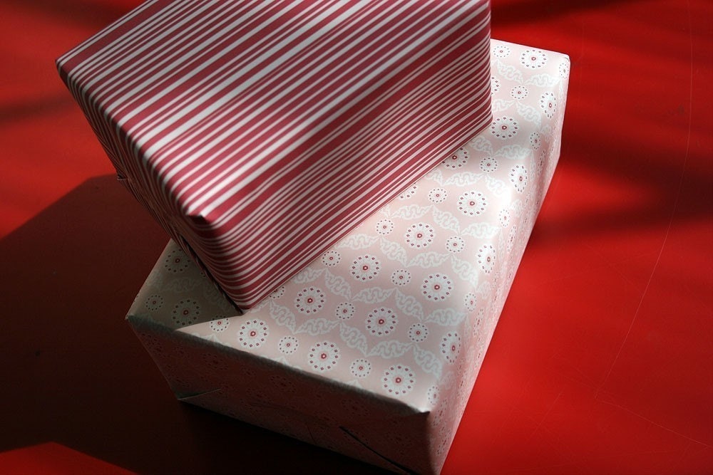 Madline Gift Wrap/Wrapping Paper. 100 percent post consumer recycled paper. 4 sheets. 971