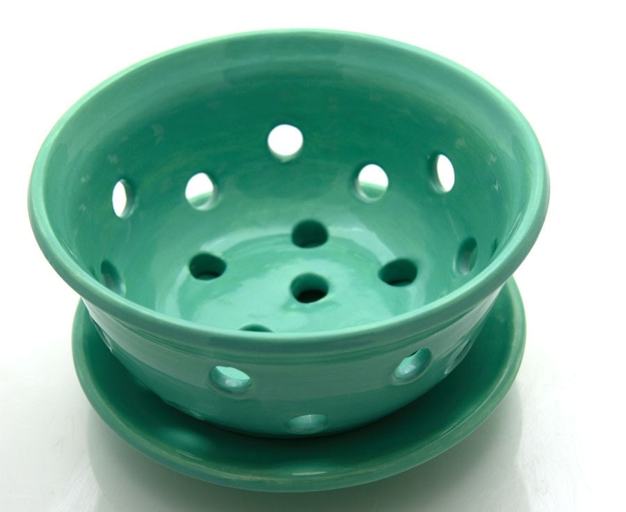 Berry Bowl Small Collander with Plate Seafoam Green