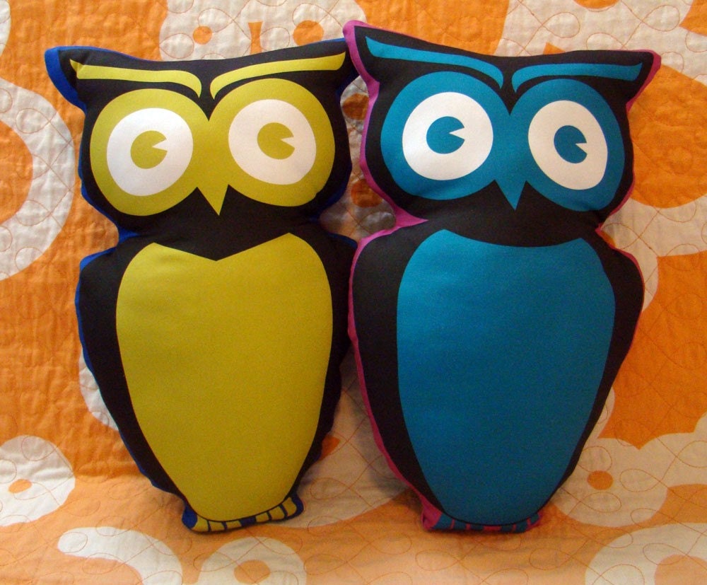 Organic Decorative Owl Pillow Friend -blue green- perfect for nursery