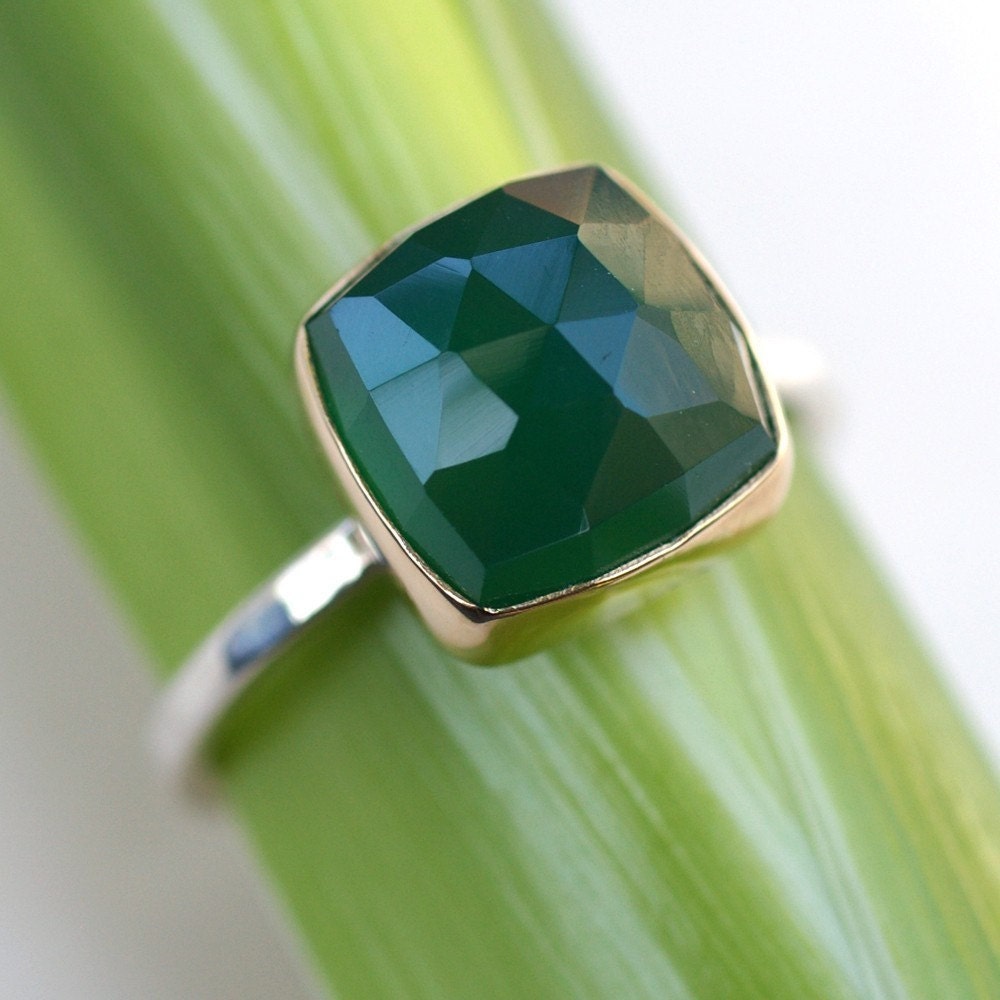 Green Onyx Facets With Gold